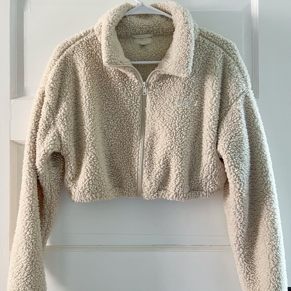 SKIMS Cropped Teddy Bear Sherpa Zip Jacket in Bone